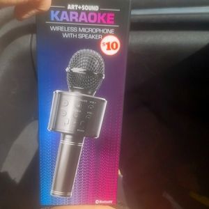 Karaoke microphone for 10 brand new